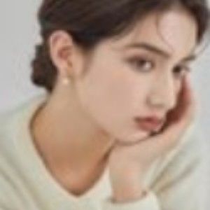 Meet your Posher, Aurelea